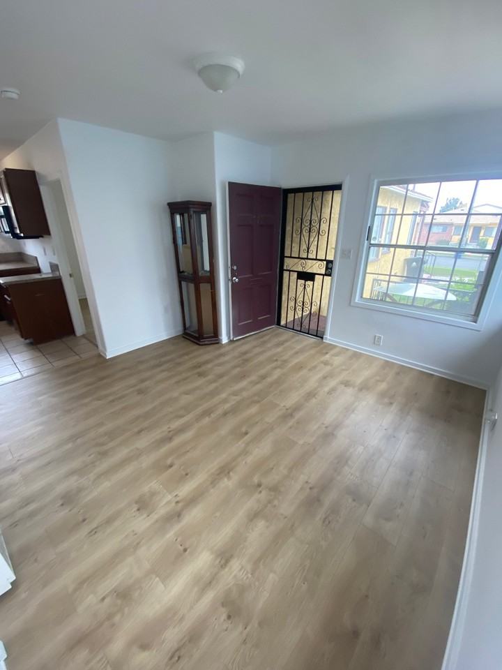 1712 W 82nd St #1712 - Photo 4 of 13