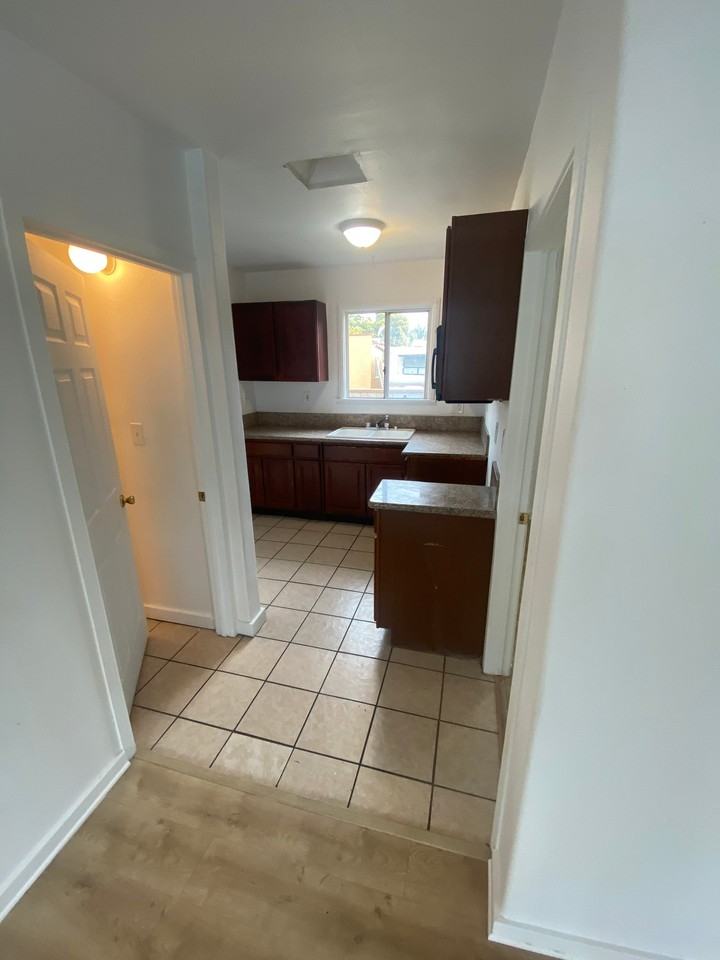1712 W 82nd St #1712 - Photo 5 of 13