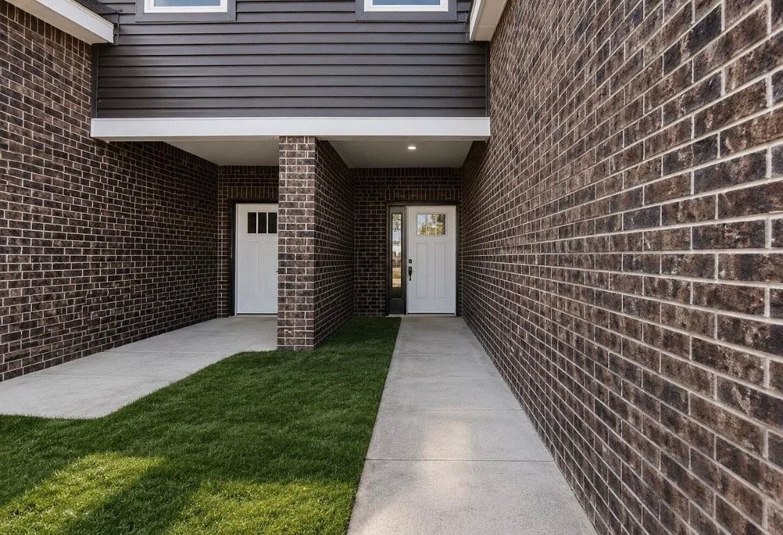 719 Haig St - Photo 2 of 18