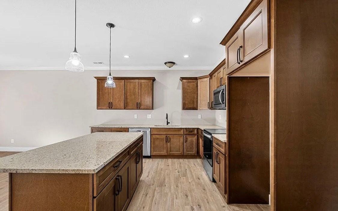 719 Haig St - Photo 6 of 18
