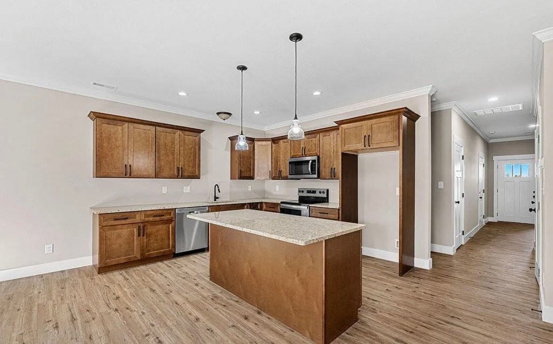 719 Haig St - Photo 7 of 18