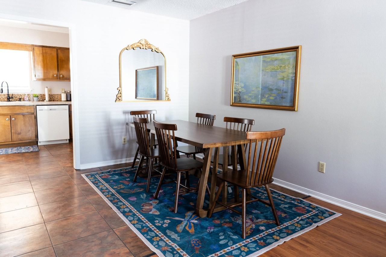 909 Dickenson Ave #909 - Photo 6 of 8