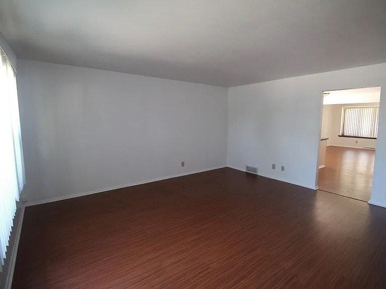 10723 W Wren Ave - Photo 5 of 12