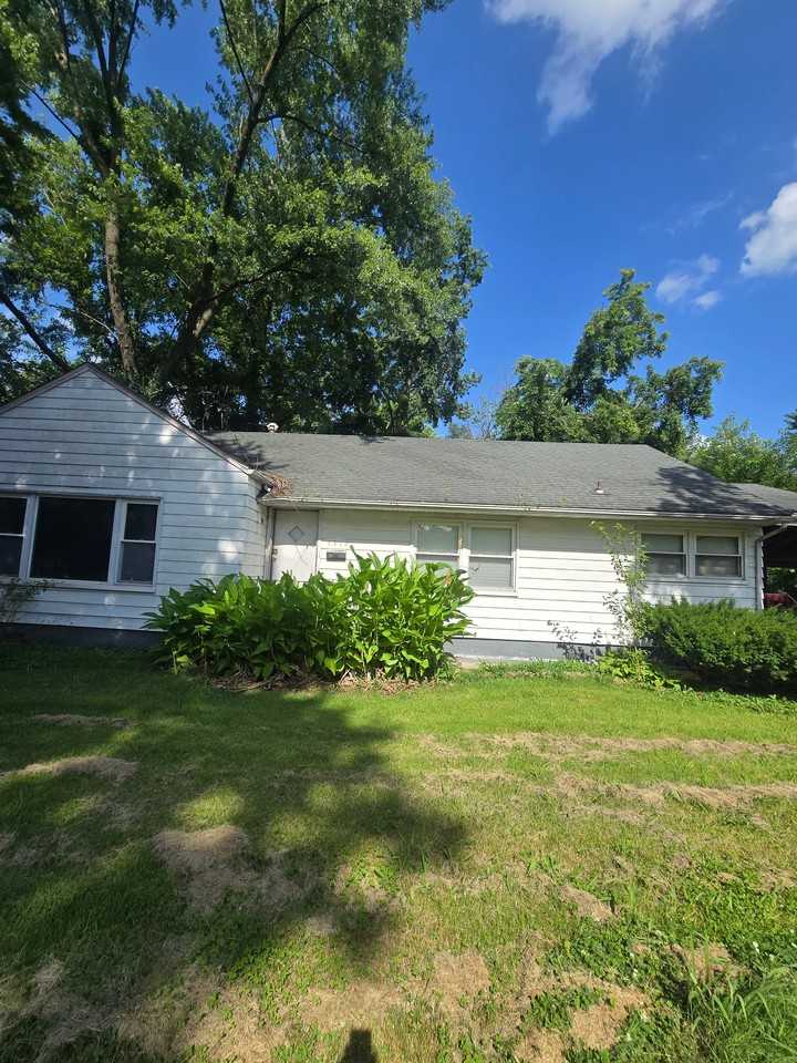 1312 N 51st St - Photo 3 of 20