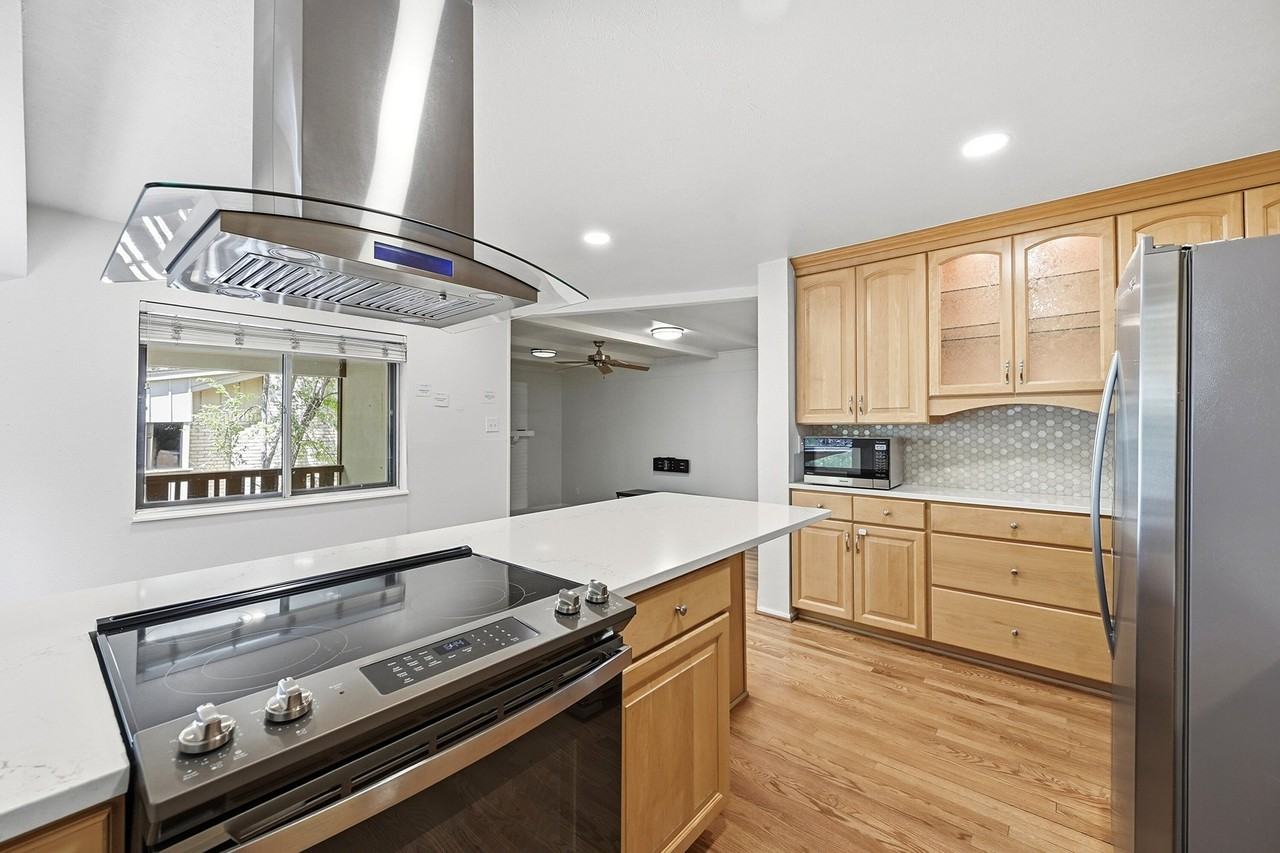 2923 S Reading Ct - Photo 4 of 32