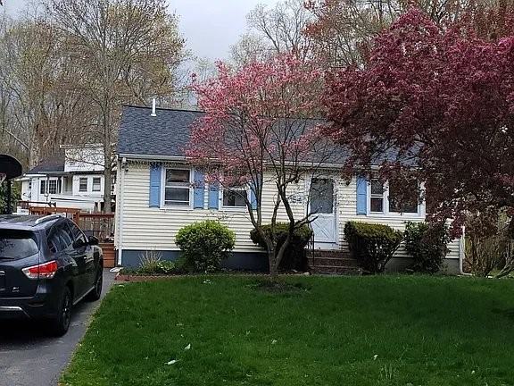 54 Pinehurst Ave - Photo 2 of 5
