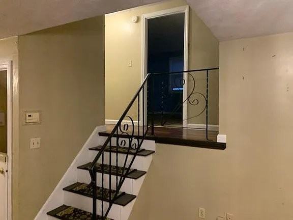 54 Pinehurst Ave - Photo 4 of 5