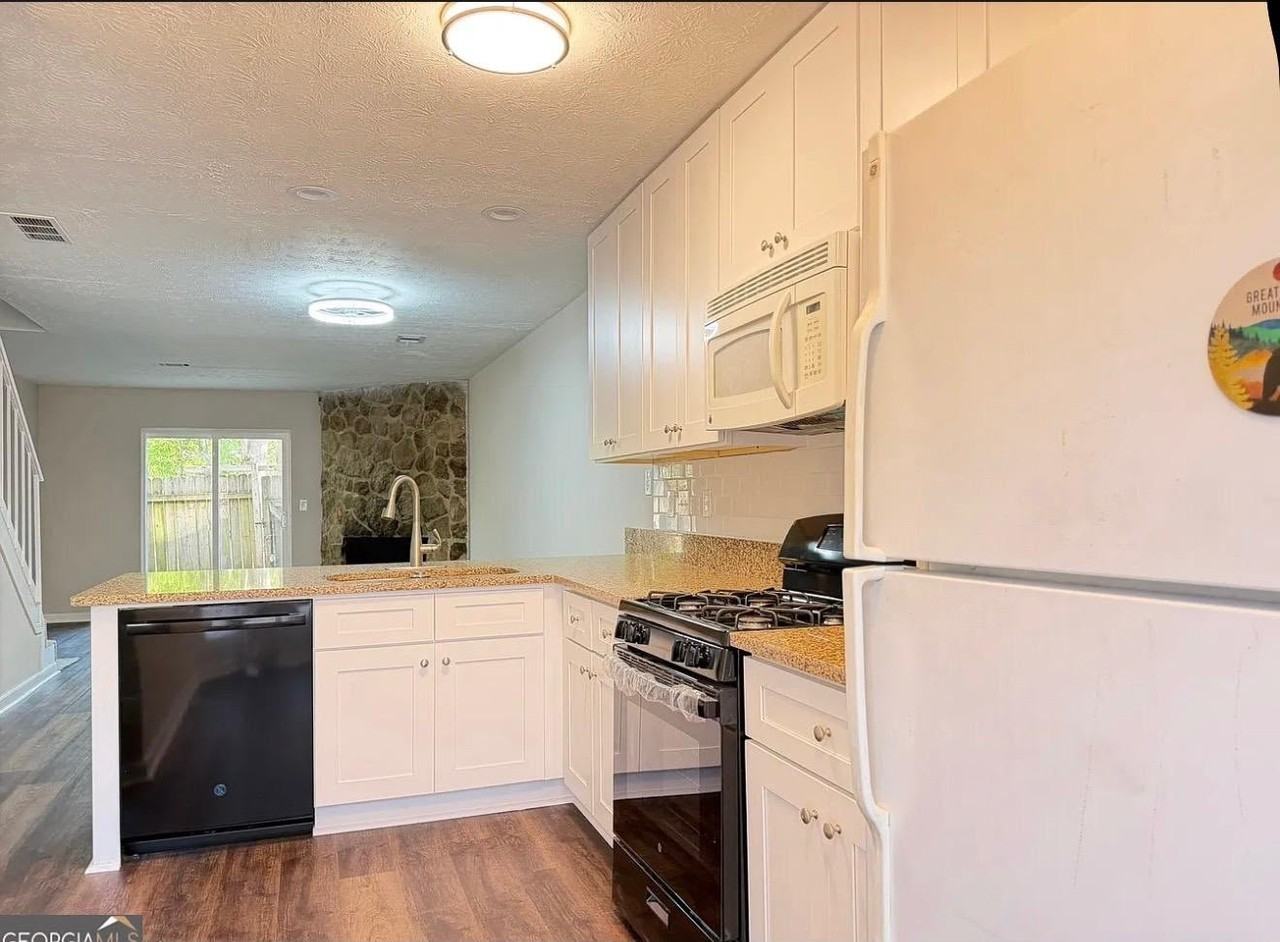 6720 Colchester Pl - Photo 3 of 14