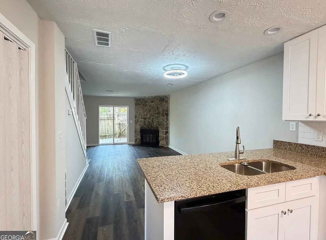 6720 Colchester Pl - Photo 7 of 14