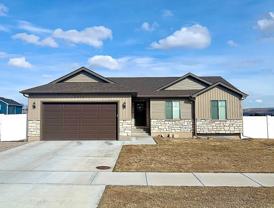 2230 N Roy Dr - Photo 1 of 1