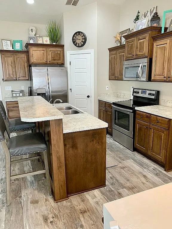 2230 N Roy Dr - Photo 5 of 14