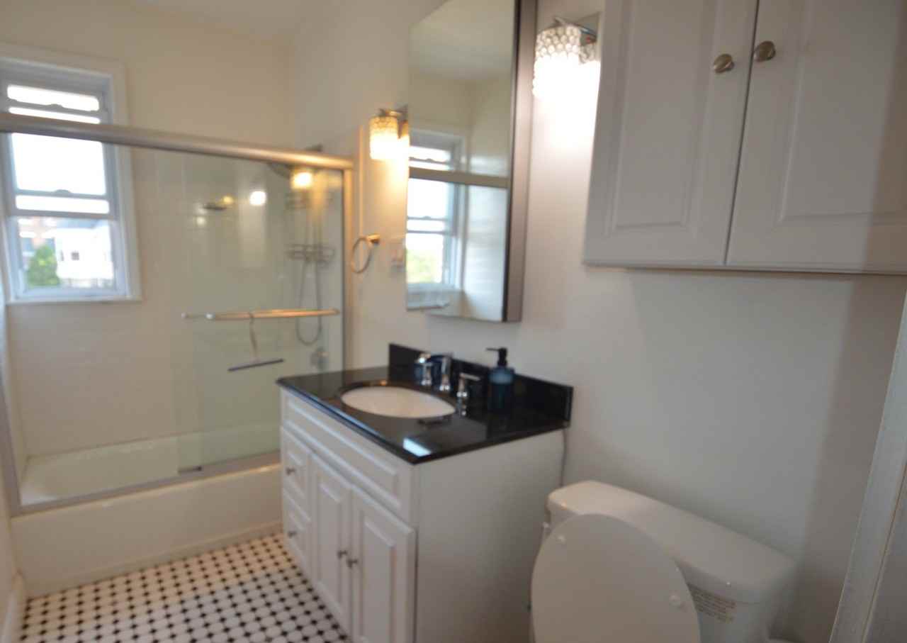 22 Chiswick Rd #13 - Photo 7 of 8