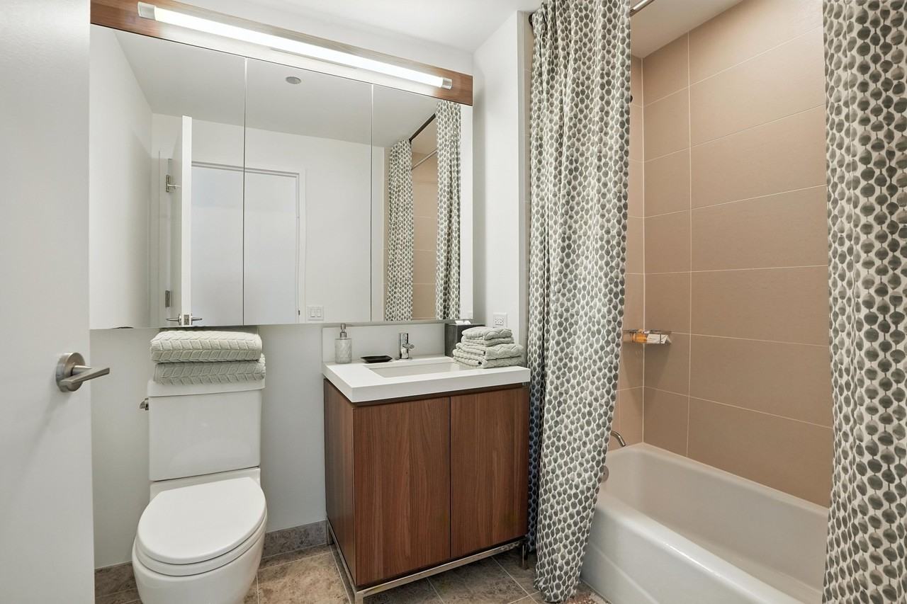 115 W Wacker Dr - Photo 7 of 13