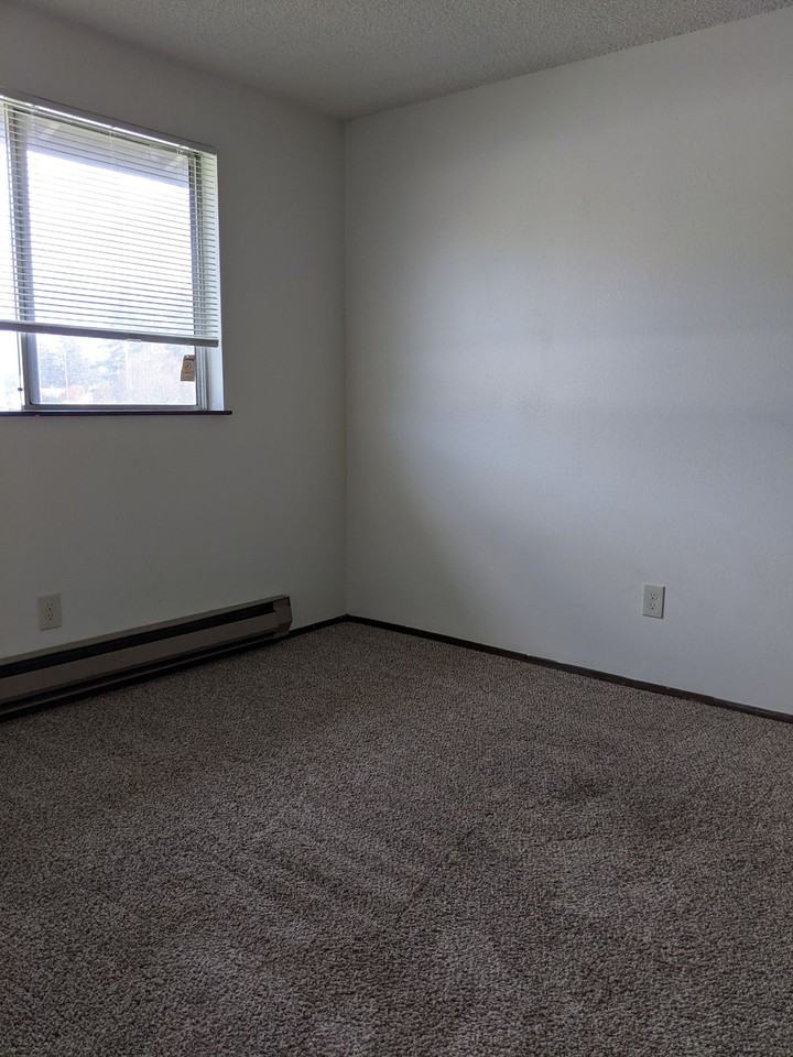 350 E Whidbey Ave #2 - Photo 6 of 12