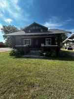 featured image of 830 N Wood River Ave