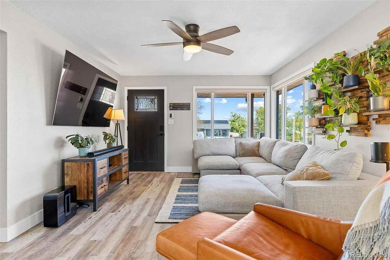 1460 W Alaska Pl - Photo 5 of 20