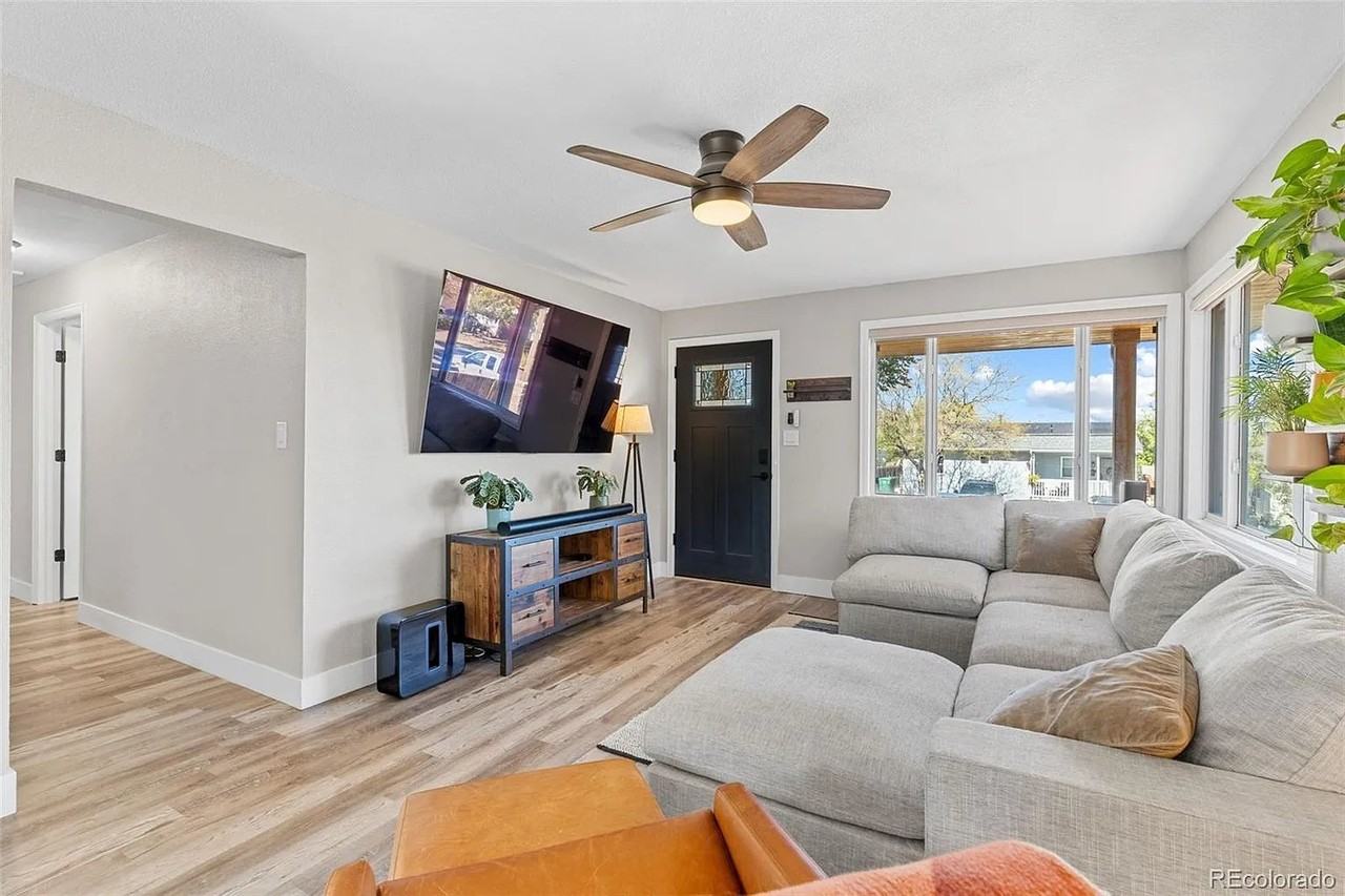 1460 W Alaska Pl - Photo 6 of 20