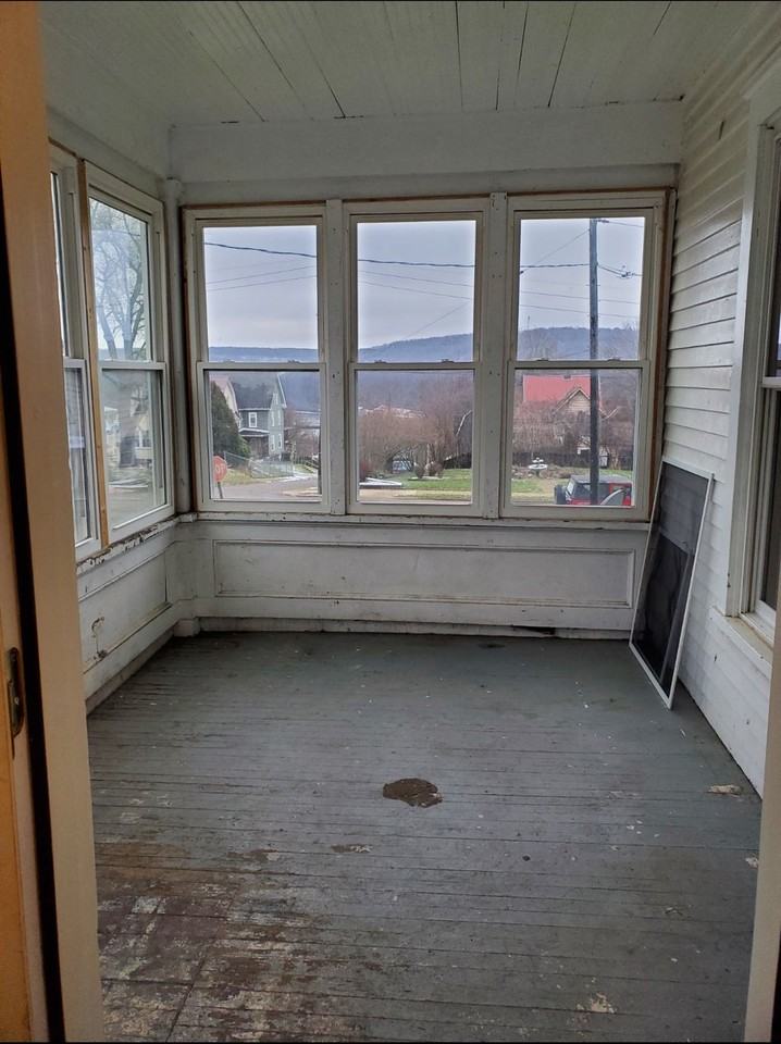 212 Bishop Ave - Photo 2 of 8
