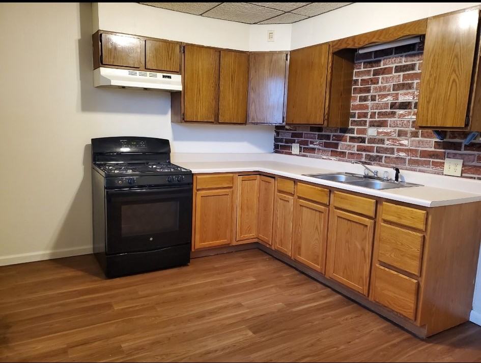 212 Bishop Ave - Photo 3 of 8
