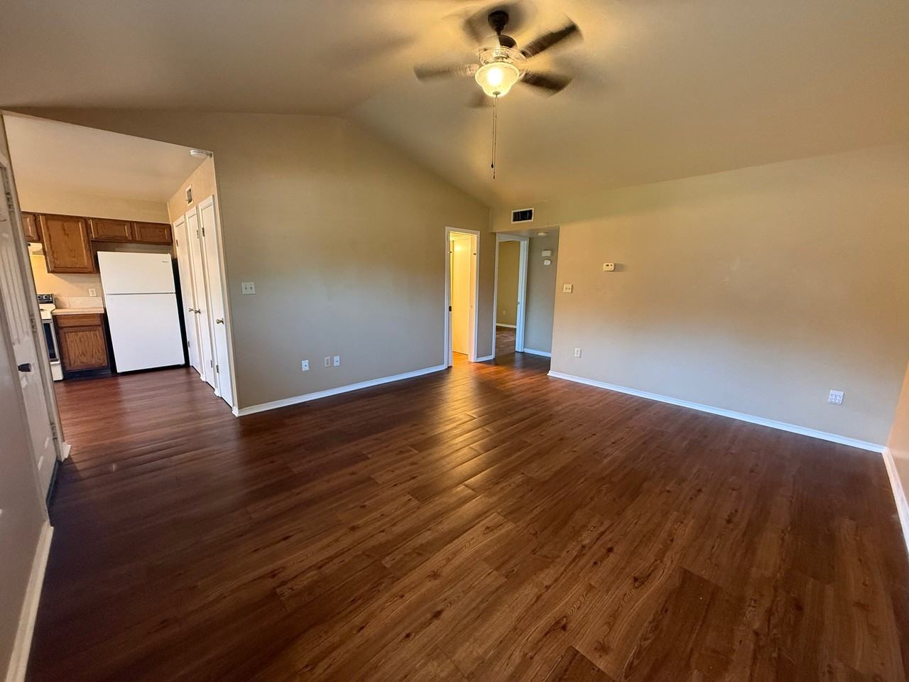 2624 W C St - Photo 3 of 13
