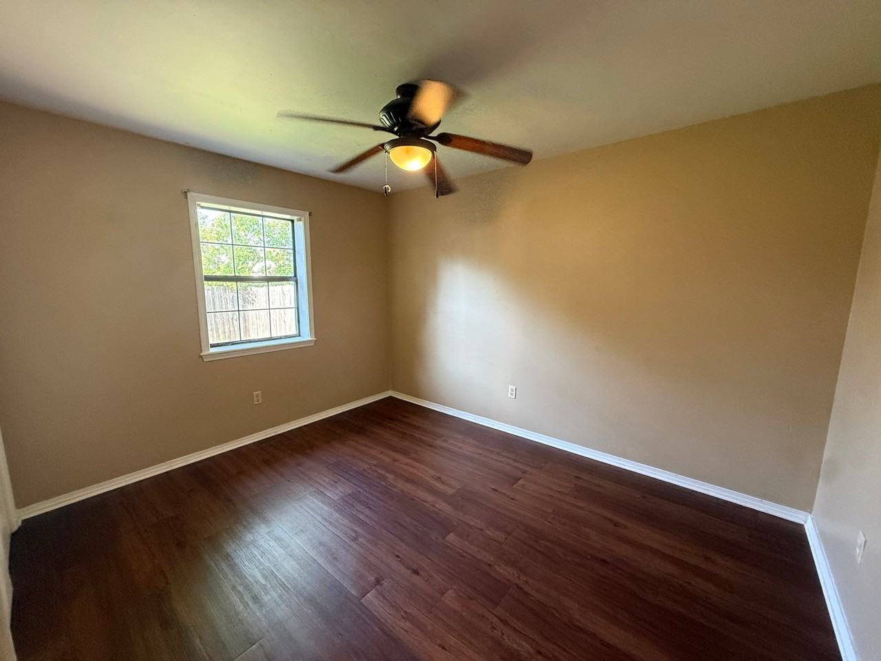 2624 W C St - Photo 7 of 13