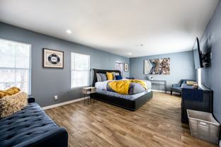 1012 Hilltop Dr - Photo 1 of 1