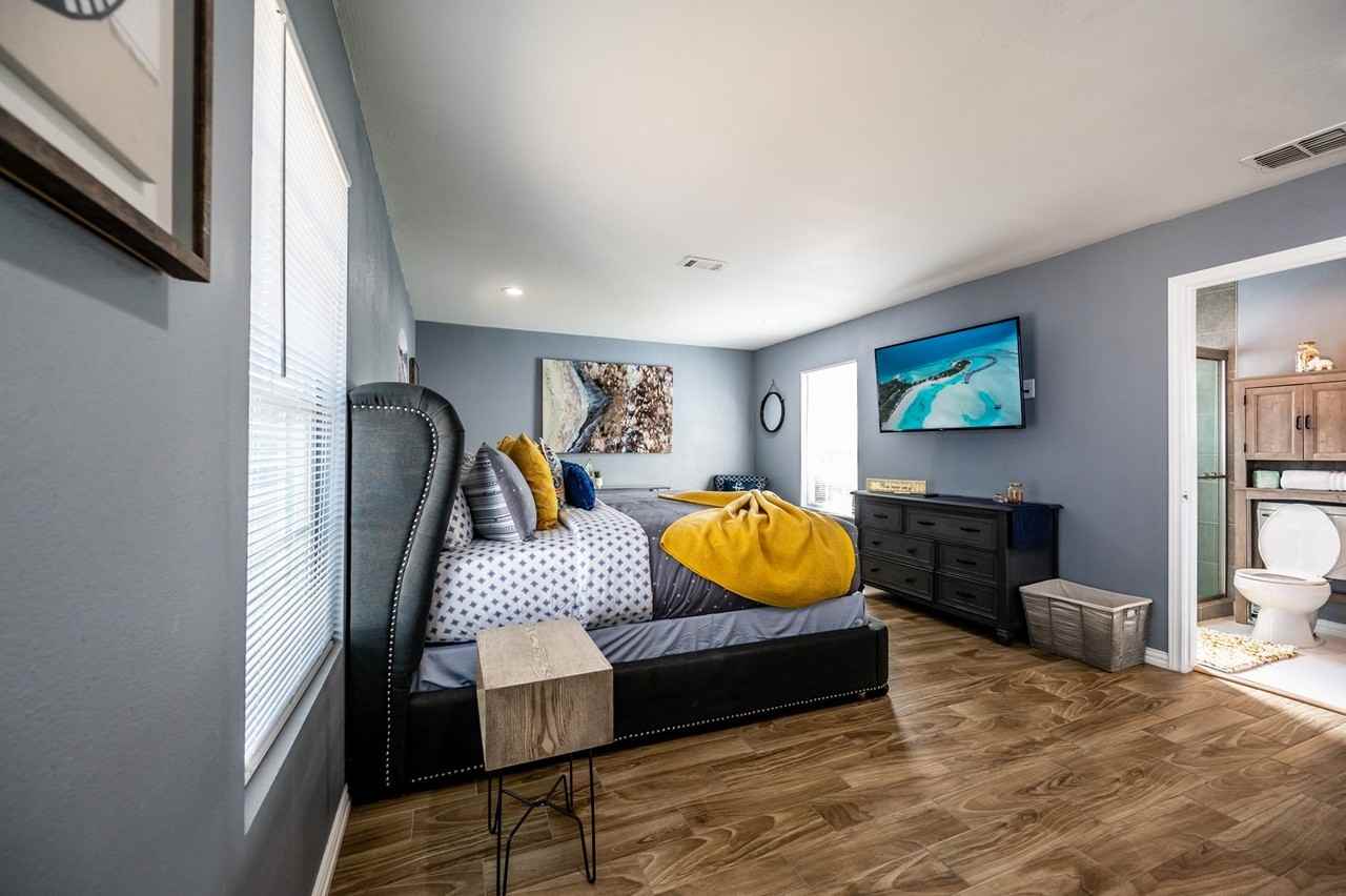 1012 Hilltop Dr - Photo 2 of 6