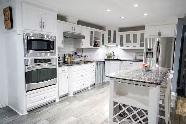 1012 Hilltop Dr - Photo 4 of 6