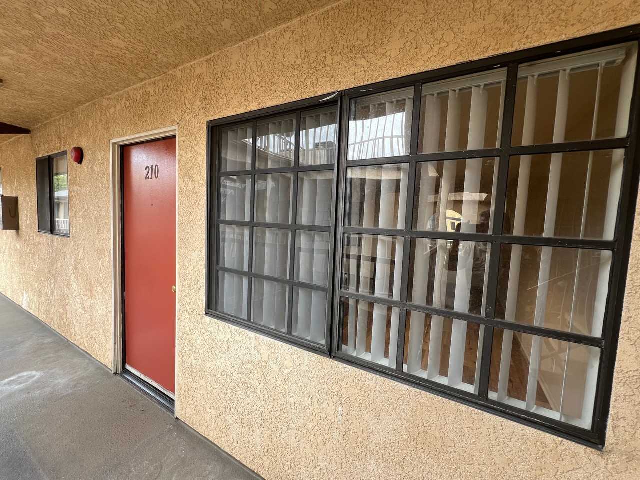 1517 Rock Glen Ave #210