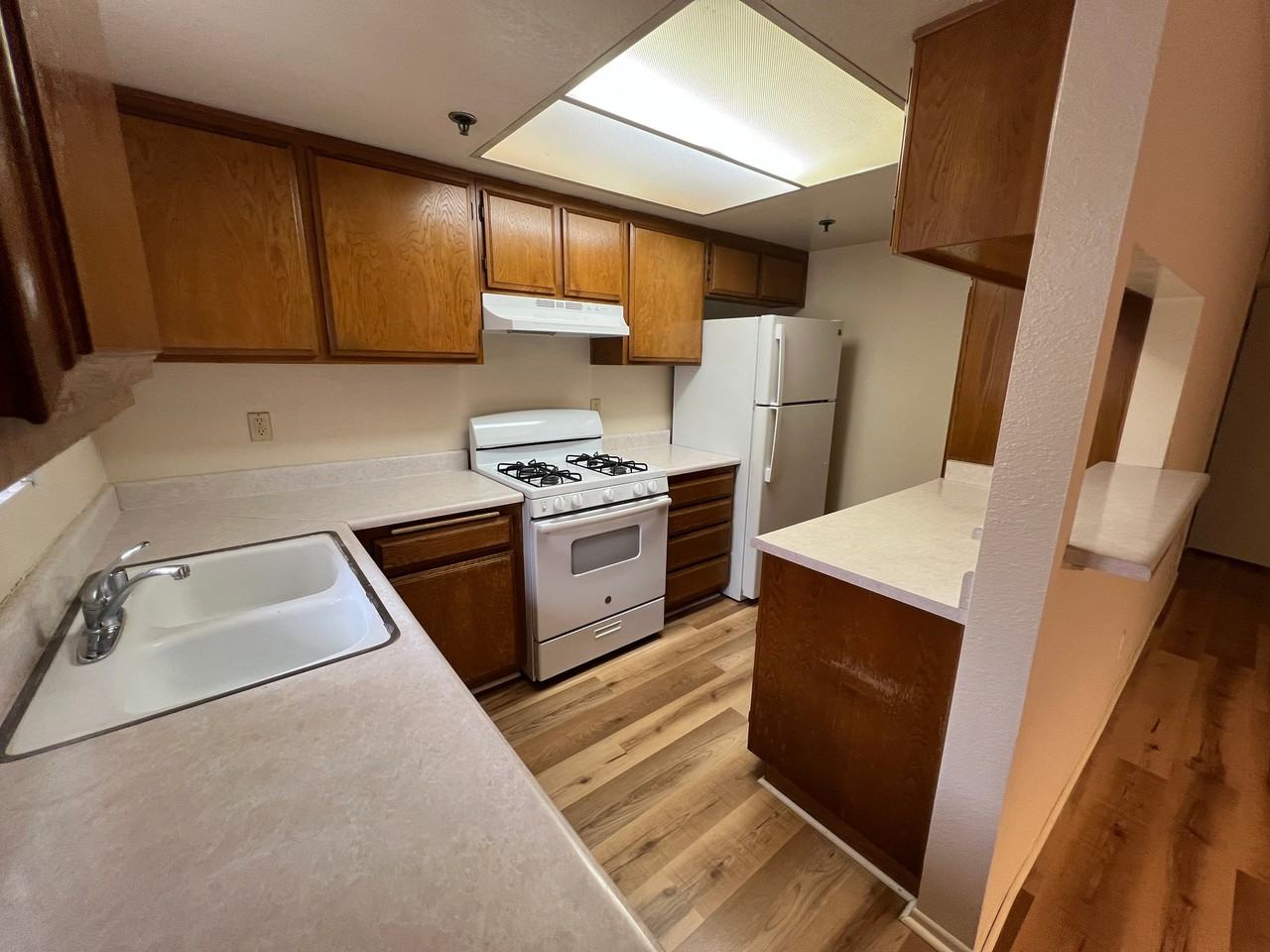 1517 Rock Glen Ave #210 - Photo 3 of 9
