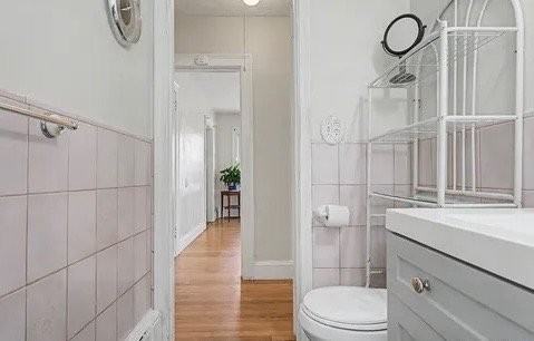 172 Sisson St - Photo 5 of 18
