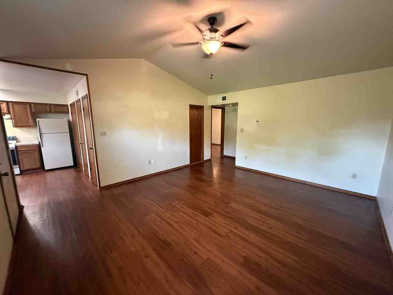 2632 W C St - Photo 3 of 15