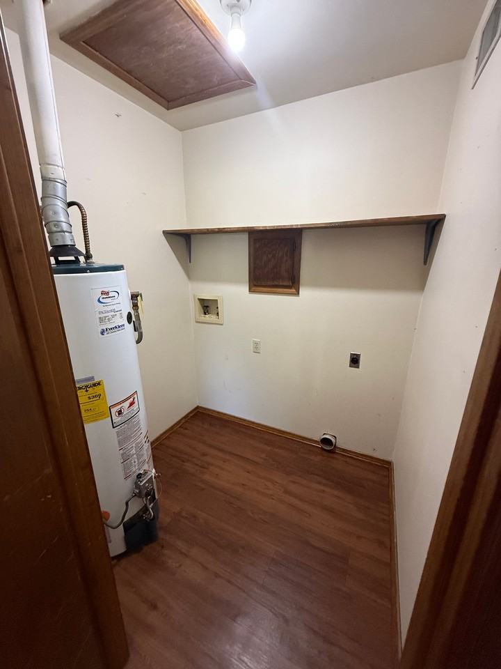 2632 W C St - Photo 6 of 15