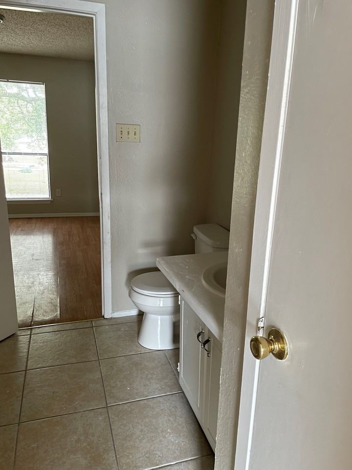 1961 Southpointe Dr #3 - Photo 6 of 7