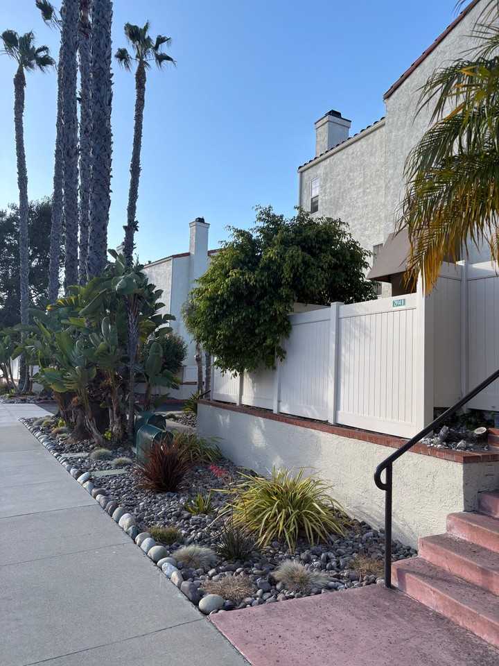 2914 Luciernaga St #B - Photo 4 of 15