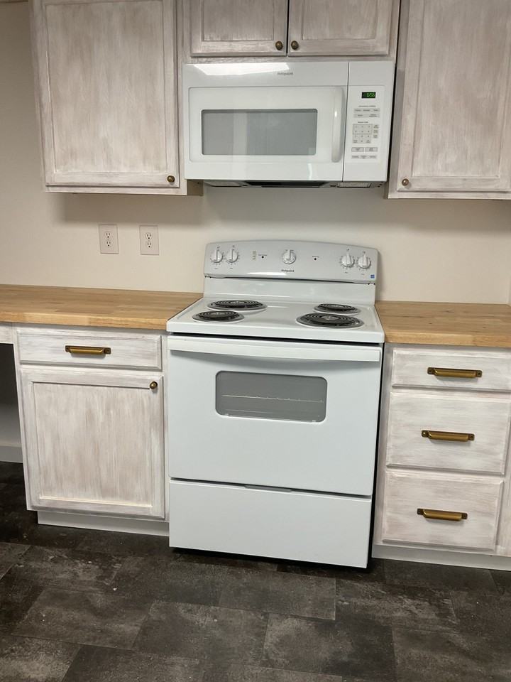 21 Center St #1B - Photo 2 of 13
