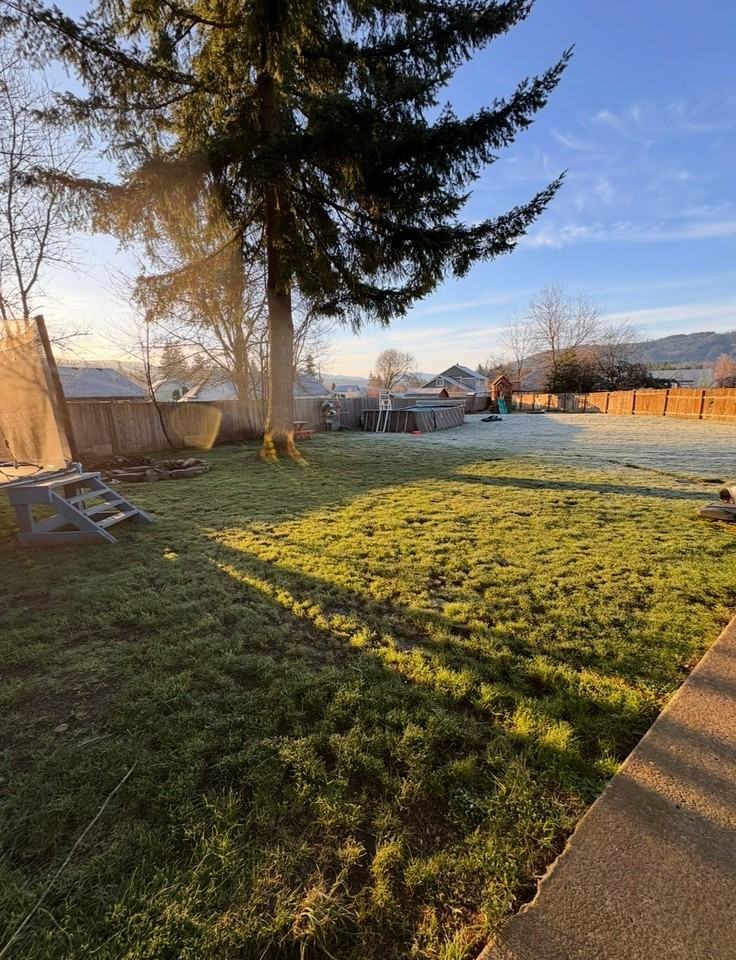 107 S Pine Dr - Photo 2 of 11
