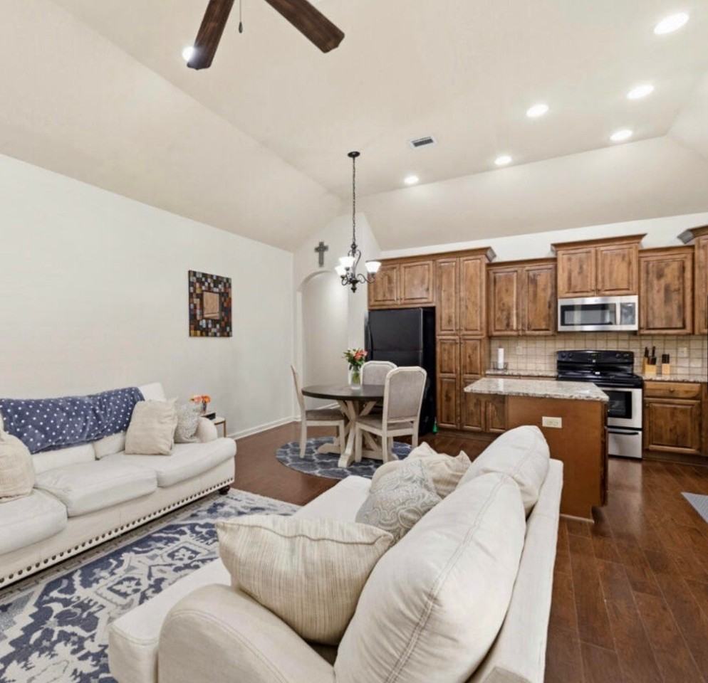 343 Chimney Rock Blvd - Photo 3 of 17