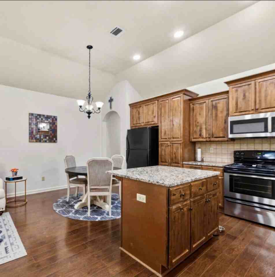 343 Chimney Rock Blvd - Photo 6 of 17
