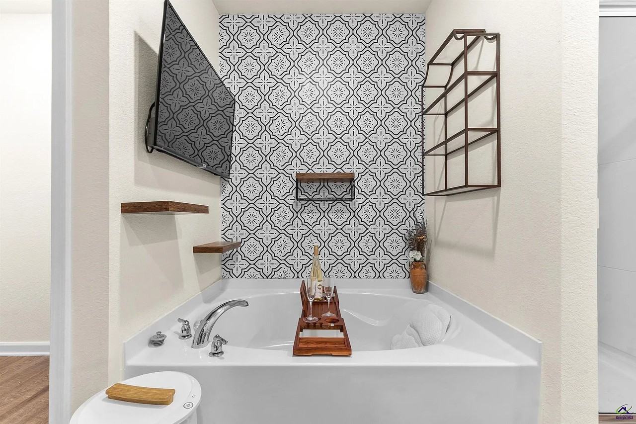 3335 Bridgewood Dr - Photo 6 of 20