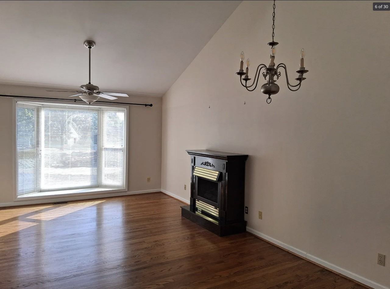 205 Berkley St - Photo 4 of 34