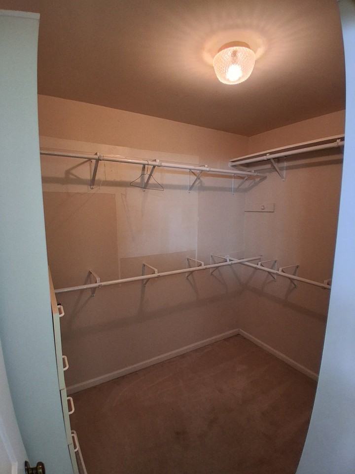 205 Berkley St - Photo 7 of 34