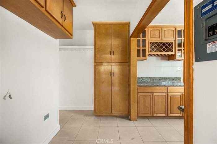 3424 Rockhold Ave - Photo 7 of 19