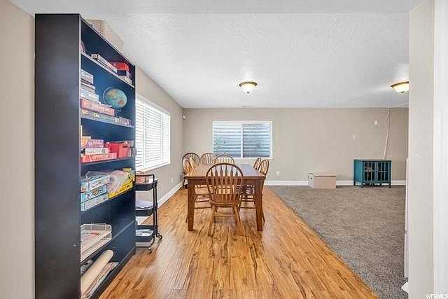 225 E Hansen Rdg - Photo 2 of 10