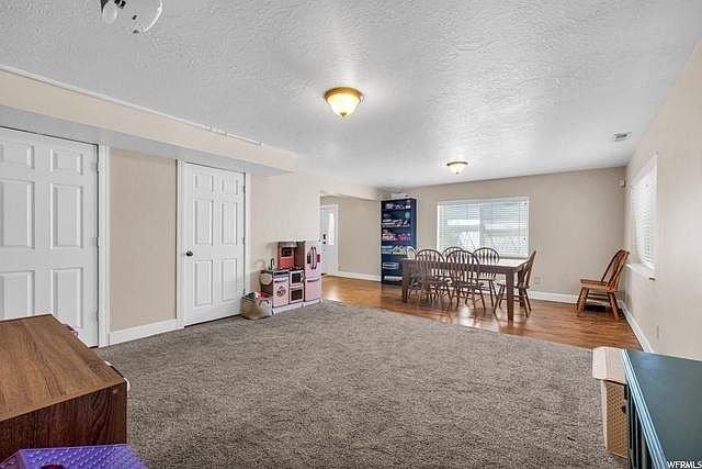 225 E Hansen Rdg - Photo 3 of 10