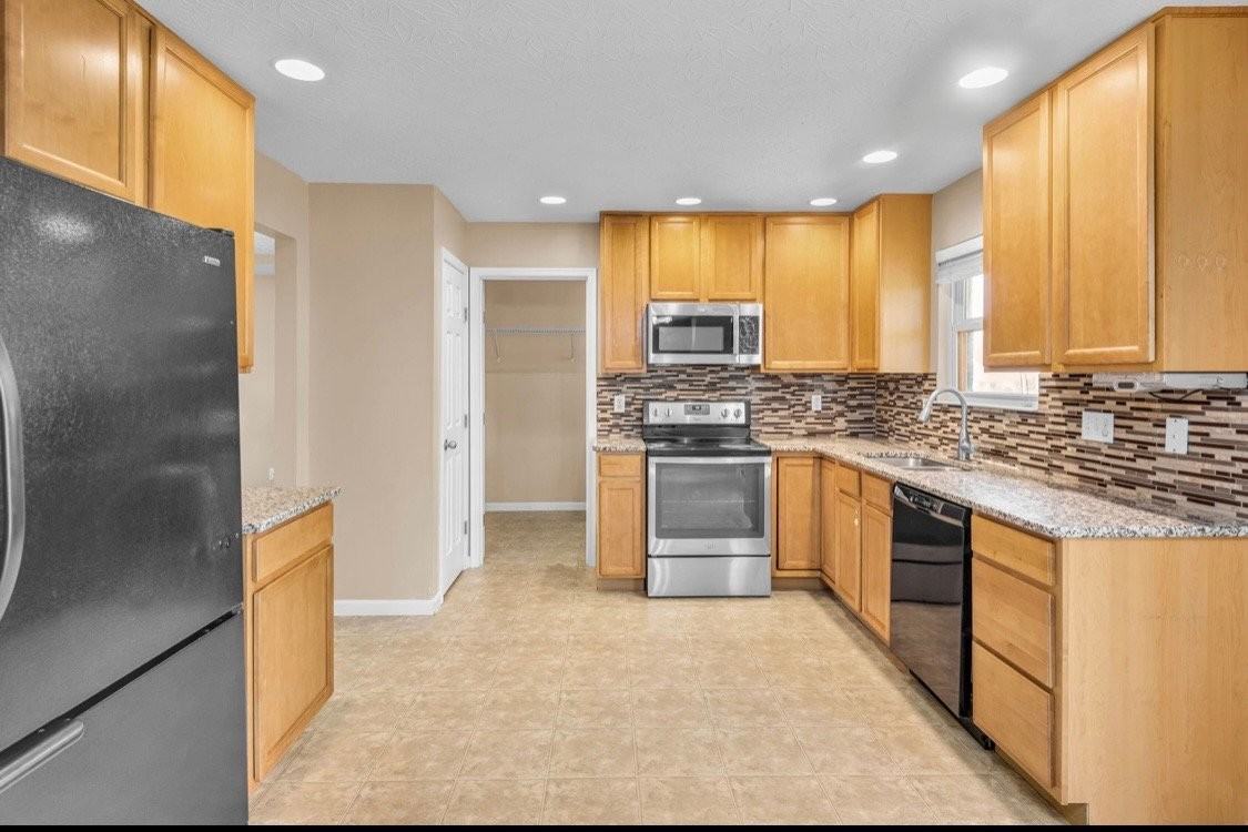 3077 Cypress Hill Dr - Photo 5 of 20
