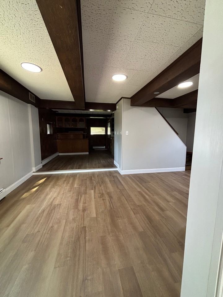 484 79th St - Photo 4 of 18