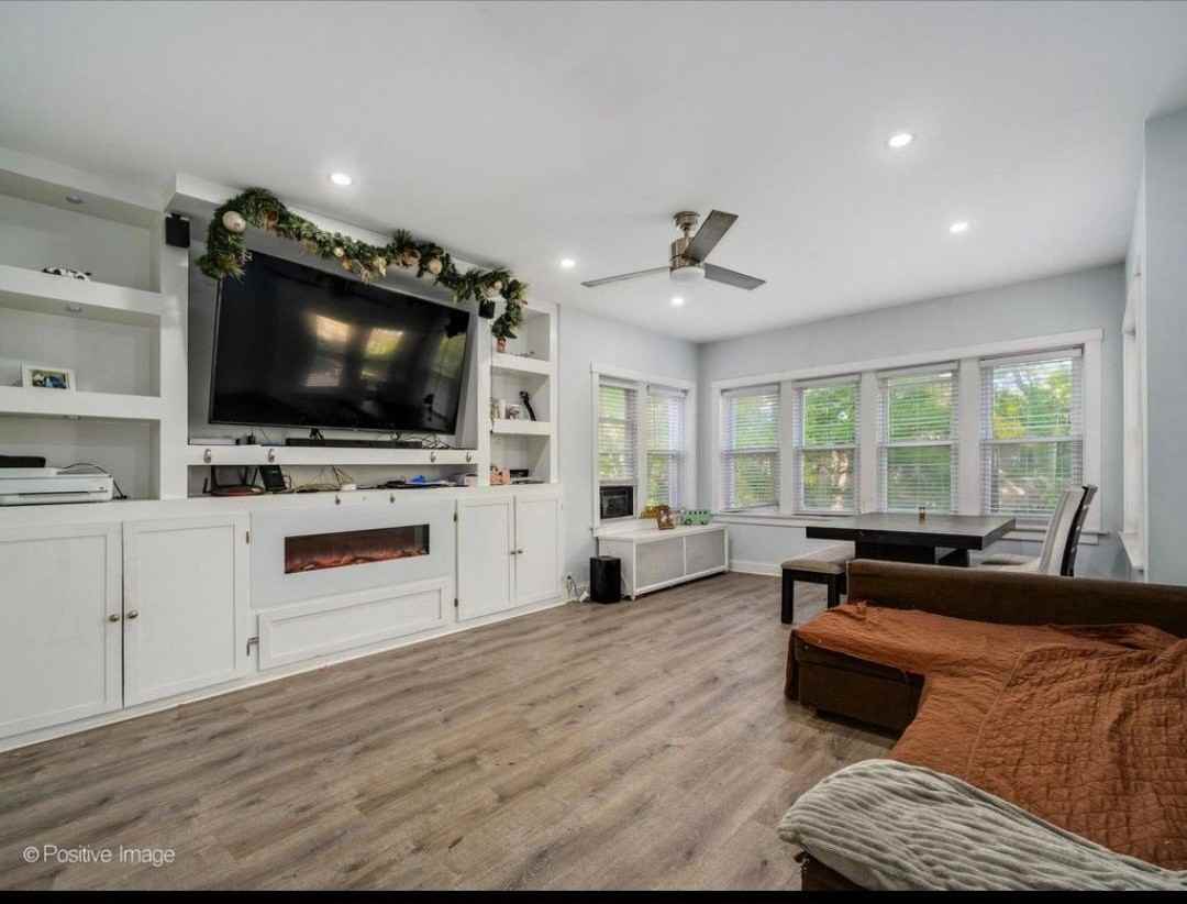 6423 N Leavitt St #2S - Photo 7 of 7