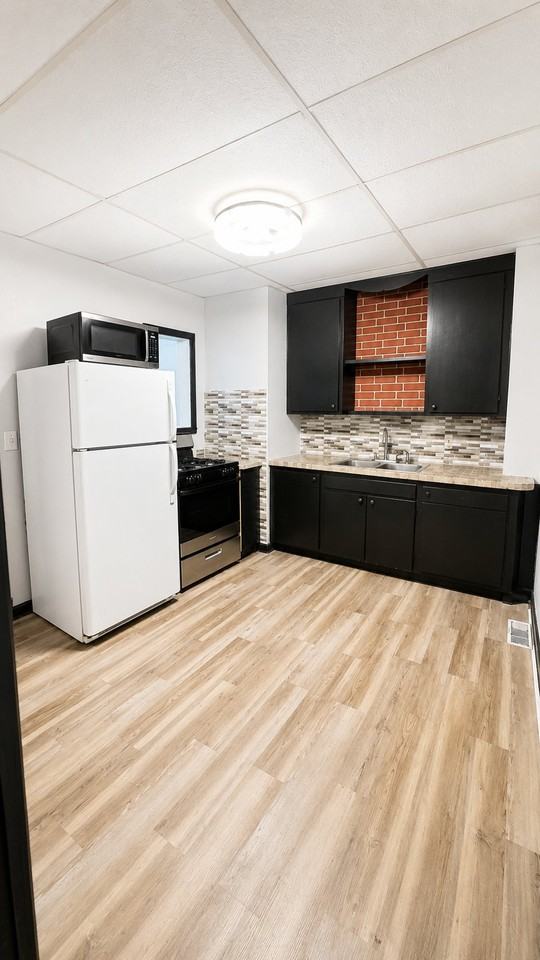 450 Hamilton St #1 - Photo 3 of 16