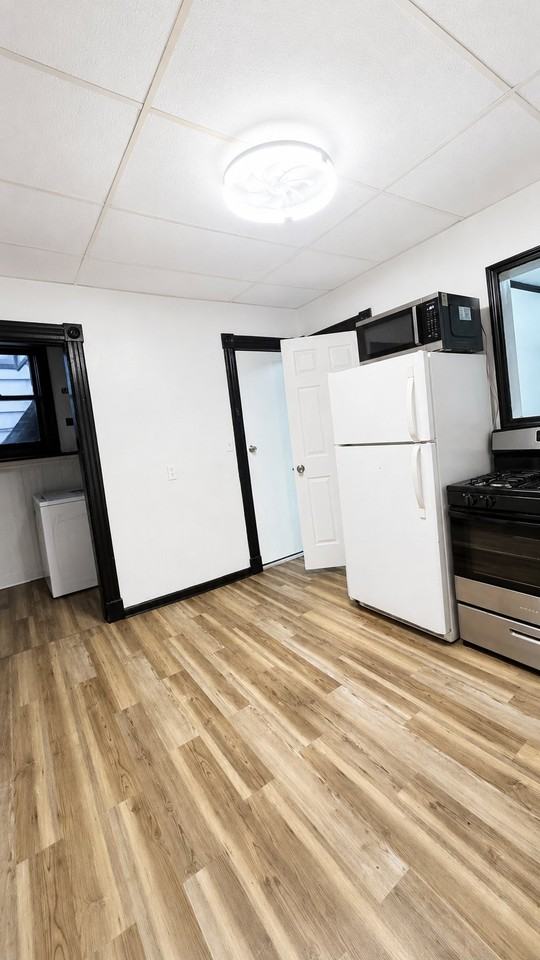 450 Hamilton St #1 - Photo 4 of 16